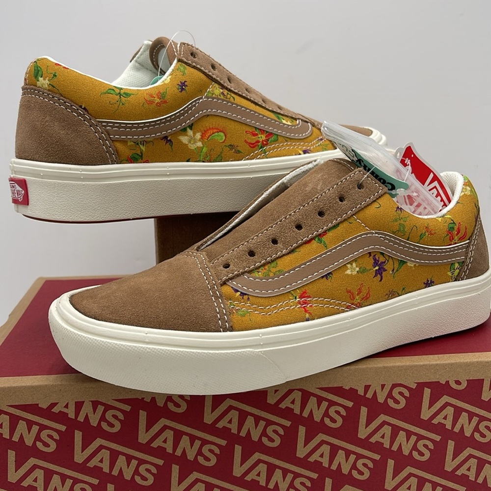 Vans WMNS Floral Tan Sneakers Comfycush Old
Fatal Floral Golden Brow
VN0A5DYC1M7 - Picture 9 of 16